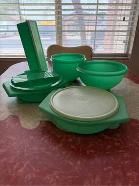 Vintage 8 Piece Tupperware Jadeite Colander Celery Grater Bowls Lids